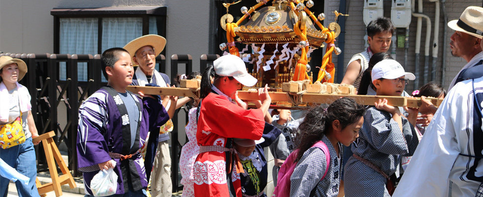 街中で活気あふれる祭囃子!!